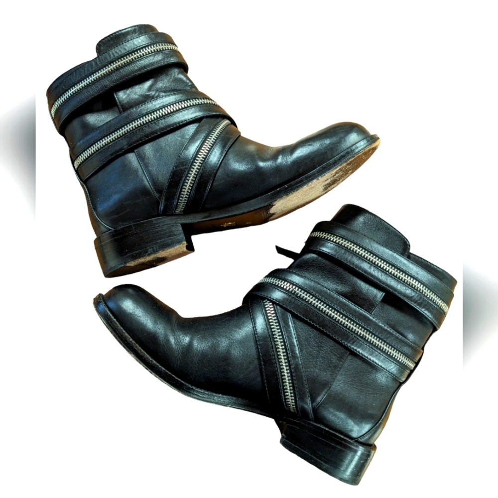 Vince Camuto Signature Black Leather Zipper Detail Moto Boots Size 7.5 - Picture 4 of 11
